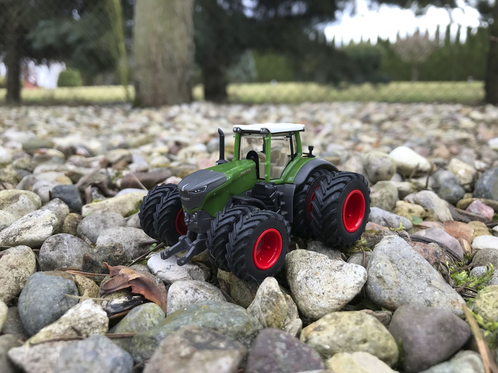 Fendt 1050 Vario na bliźniakach firmy Wiking 036162 w skali 1:87