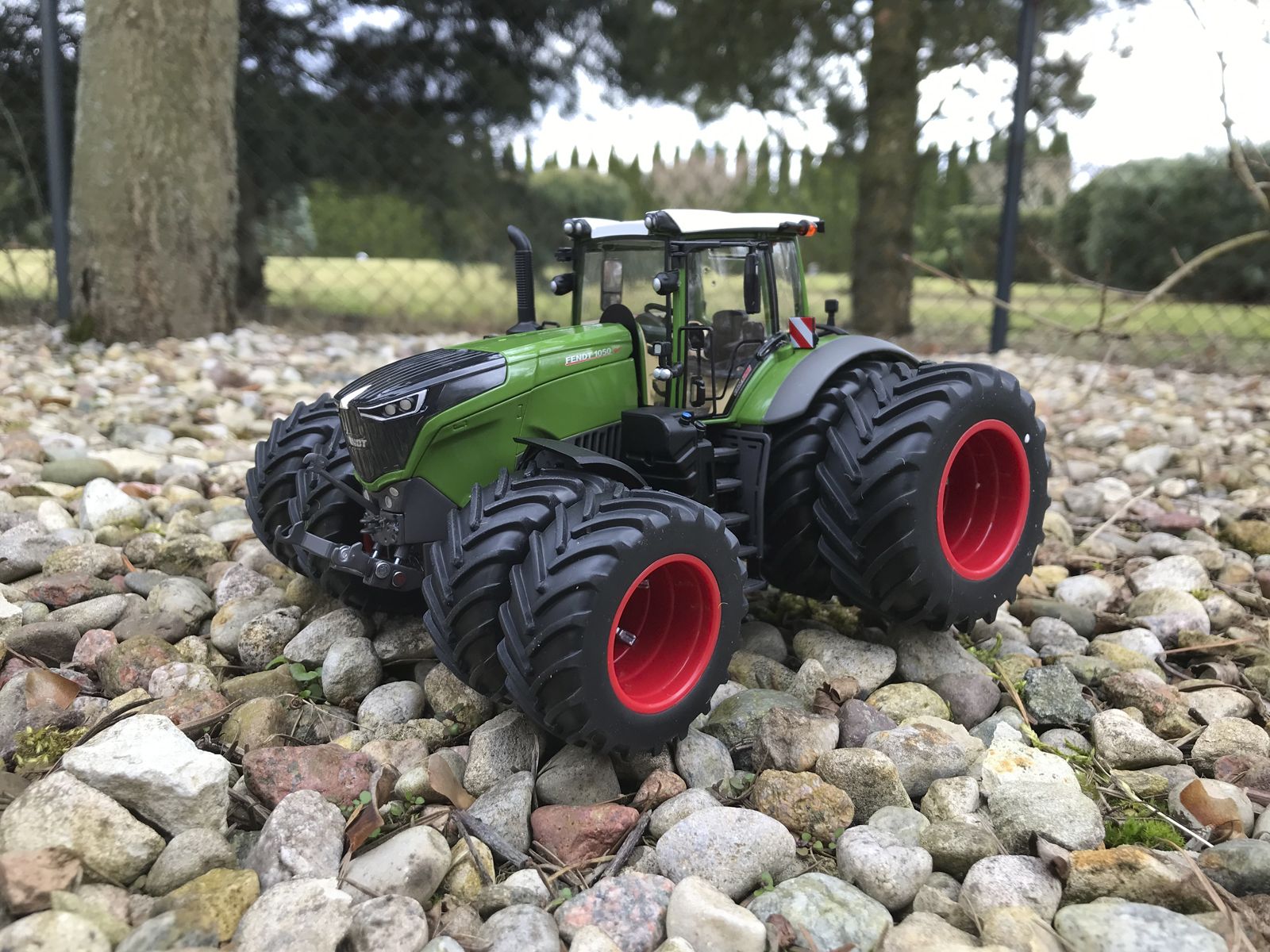 Fendt 1050 Vario na bliźniakach Wiking 077830