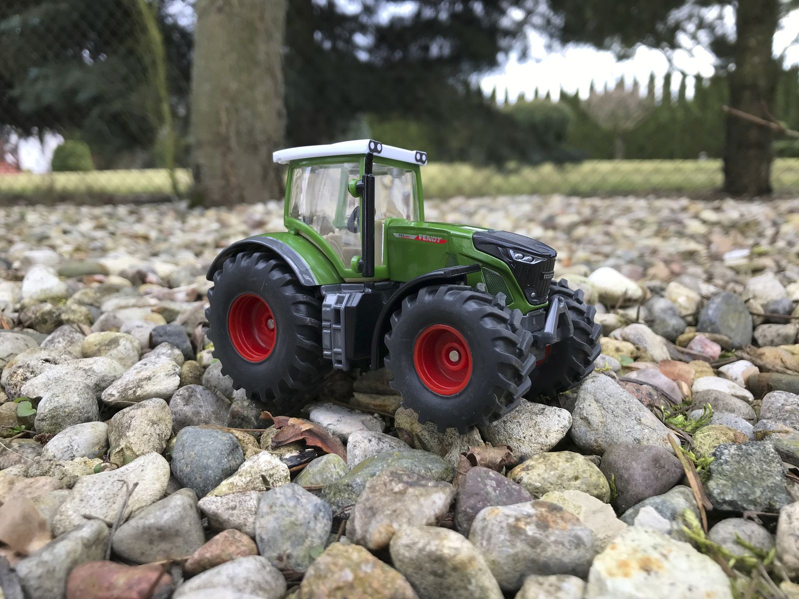 Fendt 942 Vario z kosiarką firmy Siku S2000