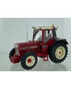 Traktor IHC 1056 XL 4WD Edycja Limitowana Britains 1:32