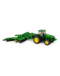 John Deere 8320R z broną talerzową