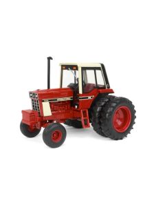 Metalowy traktor IH 1086 z podwójnymi kołami od Ertl 44316
