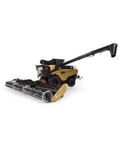 Metalowy kombajn New Holland CR 11 od Universal Hobbies 1:32