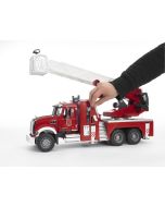 Wóz strażacki drabinowy MACK Granite Bruder 1:16