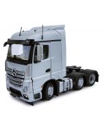Mercedes-Benz Actros StreamSpace 6x2 srebrny MarGe Models 1:32 1908-03