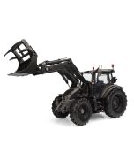 Ciągnik Valtra G135 z ładowaczem czołowym 1:32 Universal Hobbies