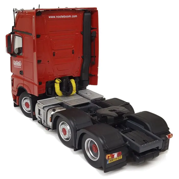 35R-001 GCD 1/64 ACTROS GIGASPACE 6×2 hqdefault.jpg